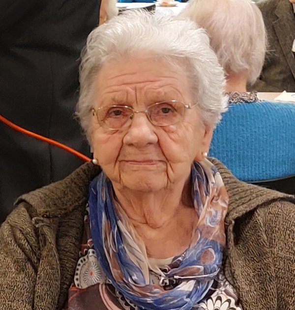 Julia Moyens